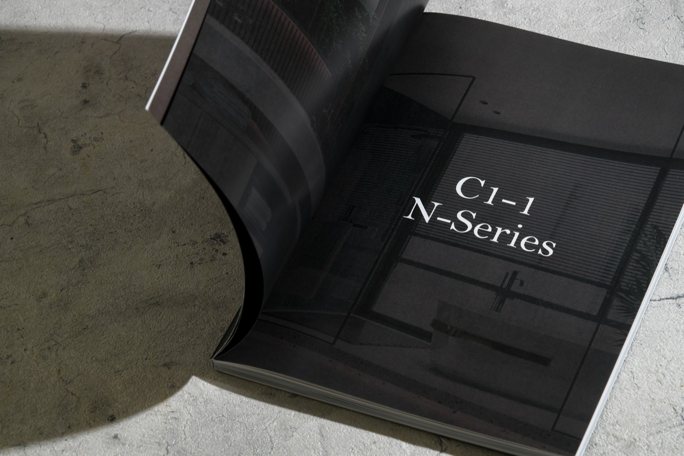 JVE 型錄深色內頁細節